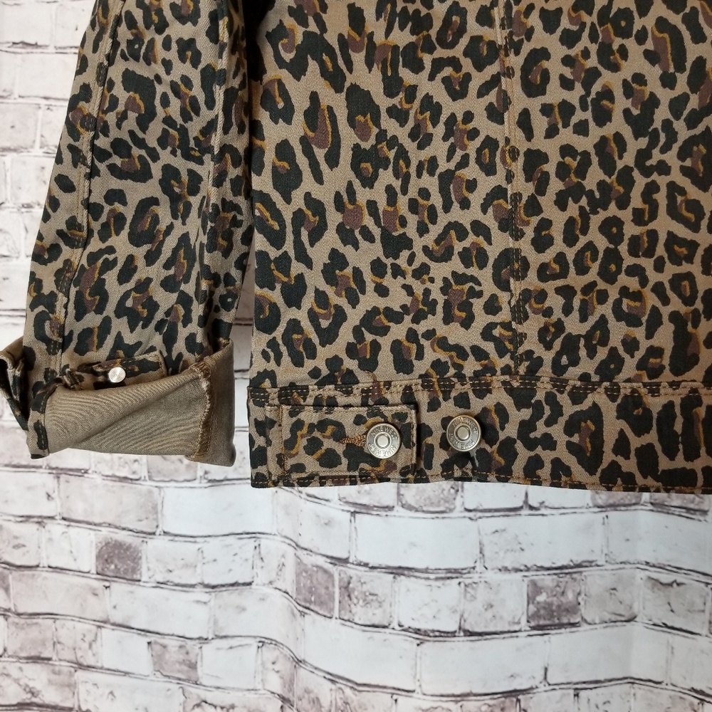 🔥SALE🔥NINE WEST BNWT Cheetah Jean Jacket - Picture 5 of 10